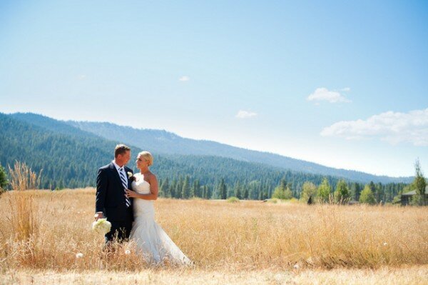 summer wedding in california mountains | Carmen Salazar Photography