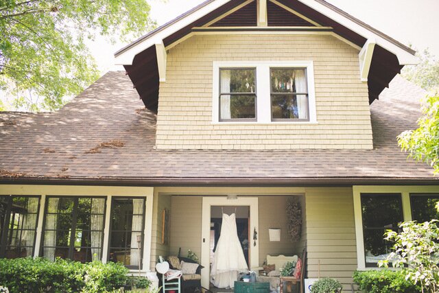 Relaxed Barn Wedding | Orange Owl Photography on Oh Lovely Day