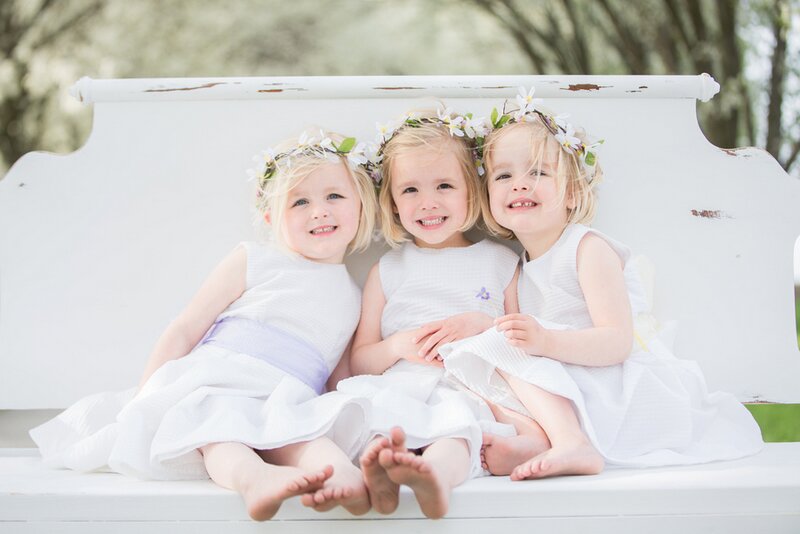 Sweet Sister Photoshoot | Laura Wills Photography on ohlovelyday.com