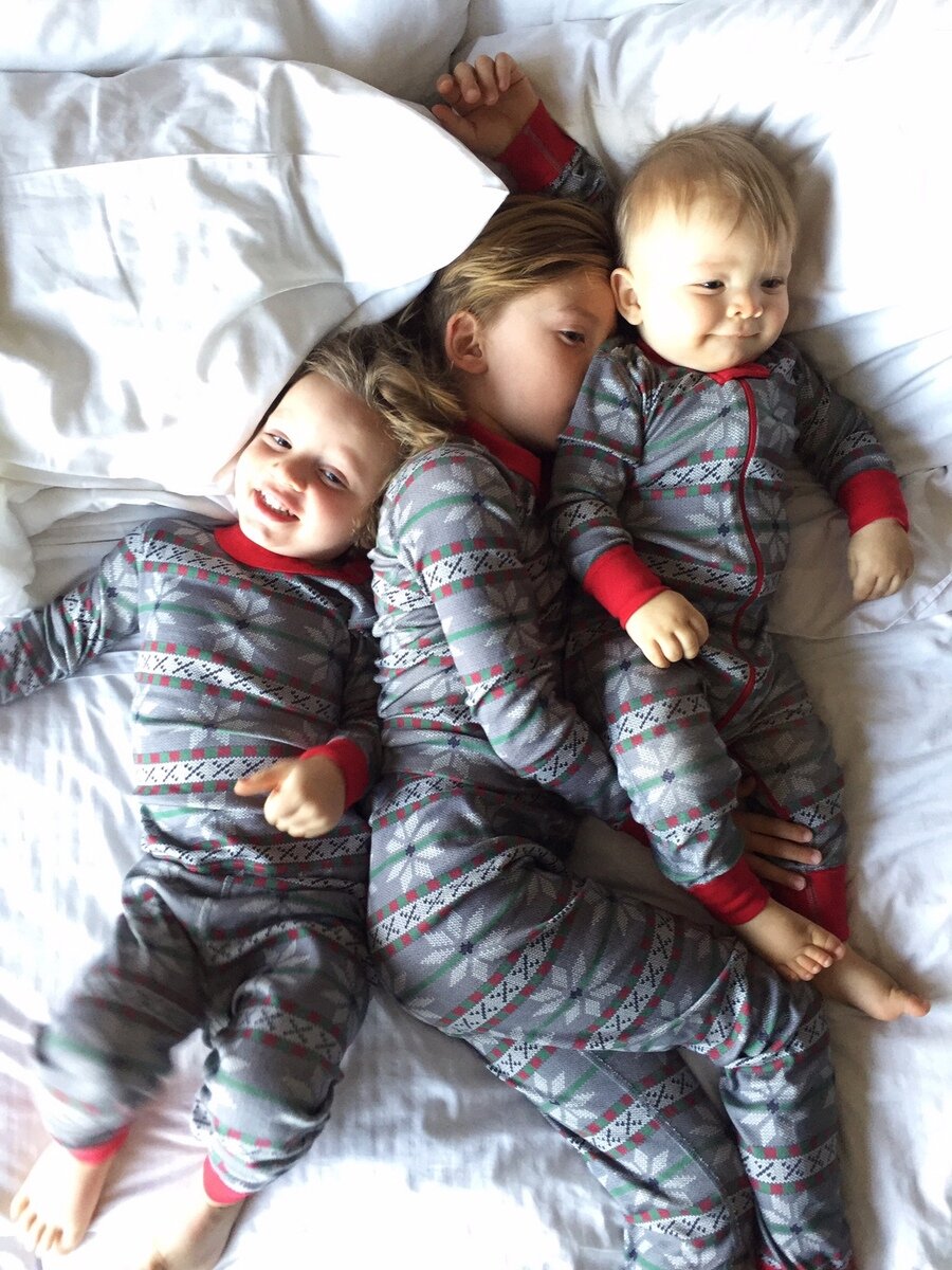 Family Holiday Activities and Traditions; Advent Calendar Ideas | ohlovelyday.com